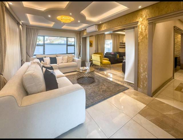 4 BEDROOM HOUSE FOR SALE IN MOUNTAIN RISE